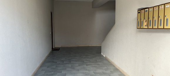 3-salle Appartement à Messina, Italy No. 71956 2