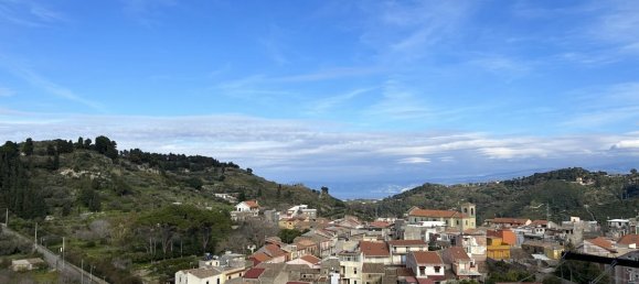 3-salle Appartement à Messina, Italy No. 71956 11