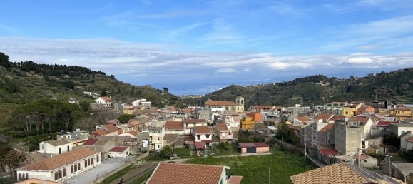 3-salle Appartement à Messina, Italy No. 71956 12