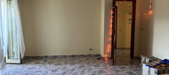 3-salle Appartement à Messina, Italy No. 71956 3