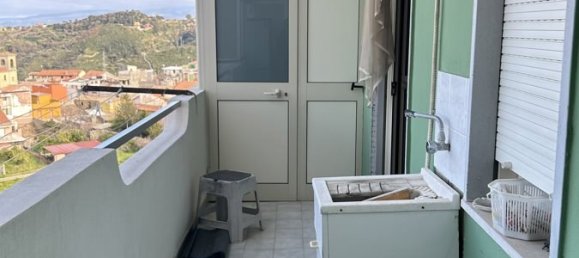 3-salle Appartement à Messina, Italy No. 71956 14