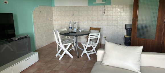 3-salle Appartement à Messina, Italy No. 71956 6