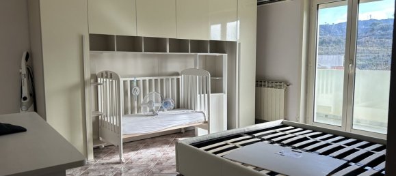 3-salle Appartement à Messina, Italy No. 71956 9