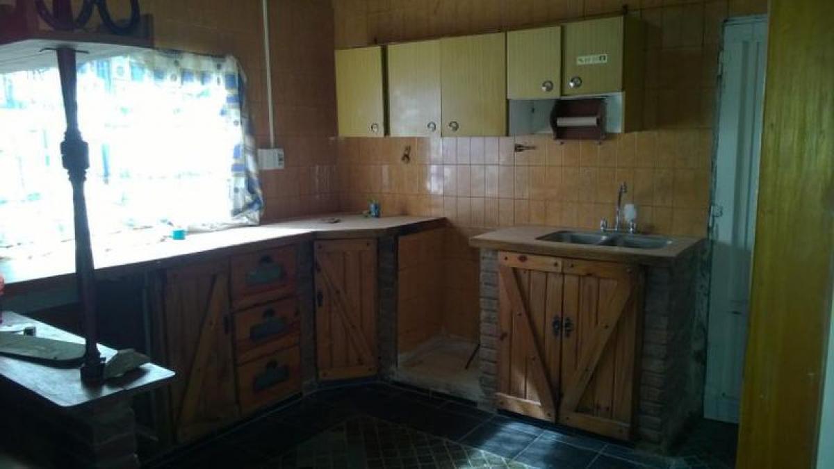 2 bedrooms House in Almirante Brown, Argentina No. 65052
