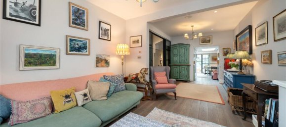 4 bedrooms House in London, United Kingdom No. 5200 3