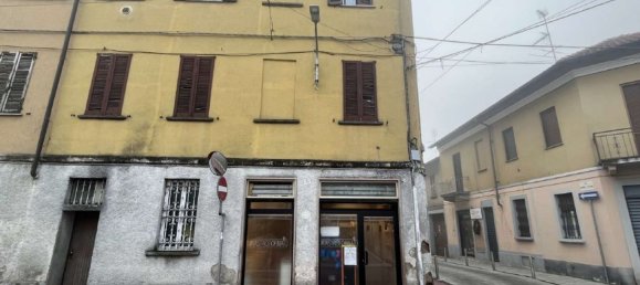 3-salle Appartement à Sedriano, Italy No. 13036 8