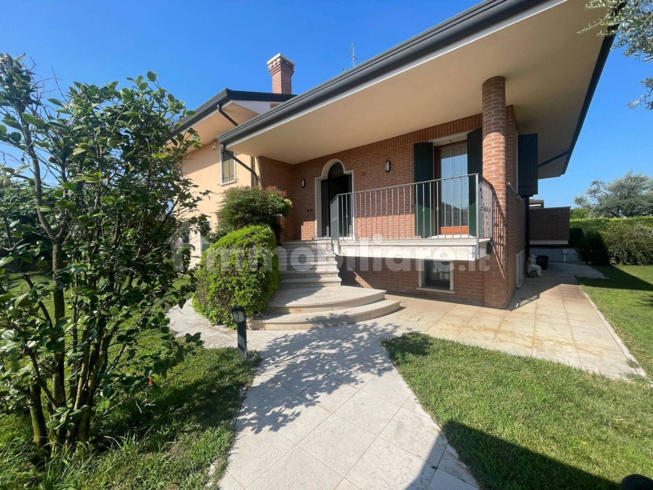 3 bedrooms Villa in Bovolone, Italy No. 363968