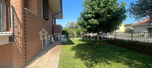 3 bedrooms Villa in Bovolone, Italy No. 363968 2