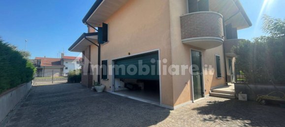 3 bedrooms Villa in Bovolone, Italy No. 363968 6