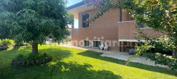 3 bedrooms Villa in Bovolone, Italy No. 363968 5