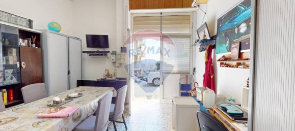 71m² Commercial property in Genoa, Italy No. 272209 3