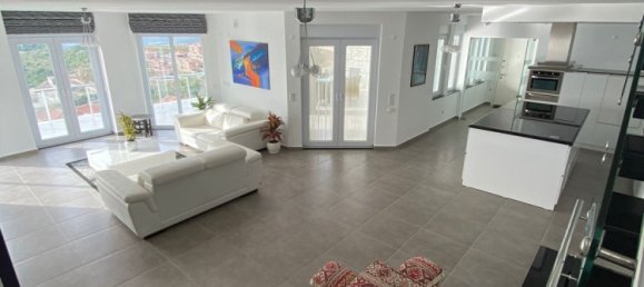 Villa 5+2 in Kargicak, Turkey No. 5344 15