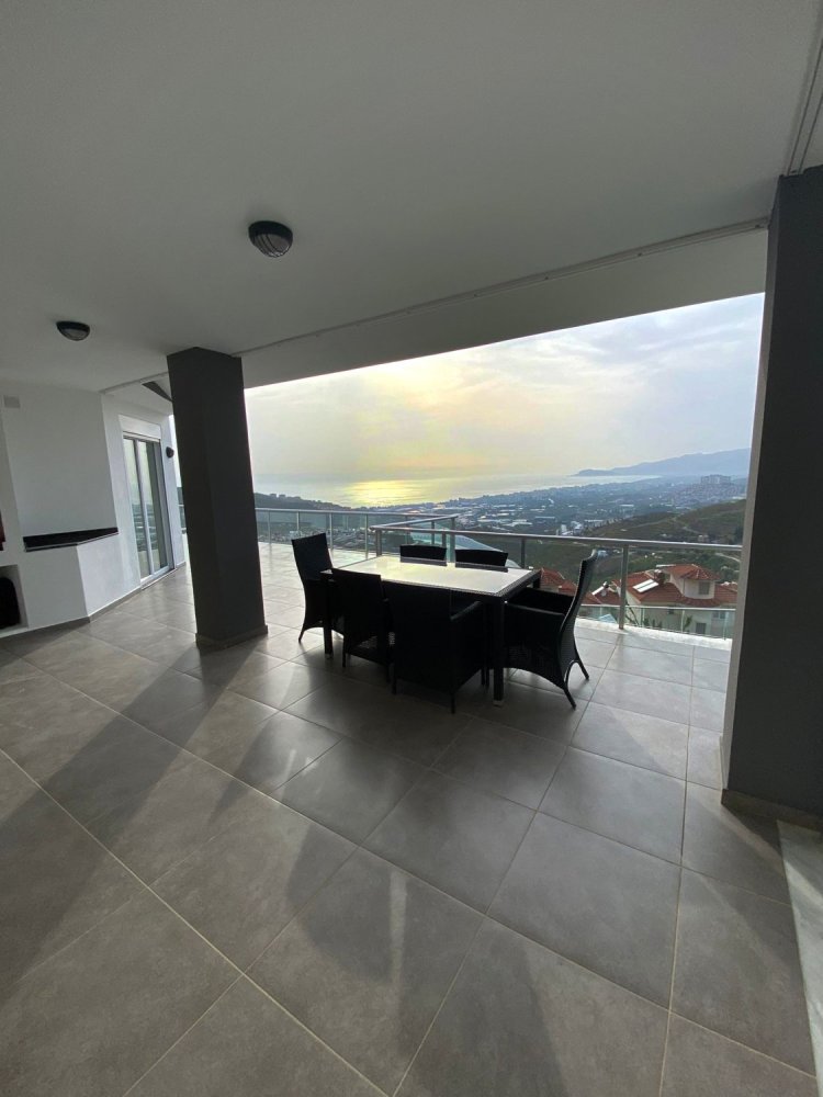 Villa 5+2 in Kargicak, Turkey No. 5344