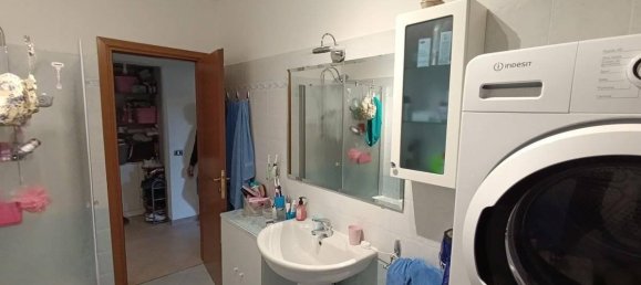 3 rooms Apartment in Parma, Italy No. 37589 10