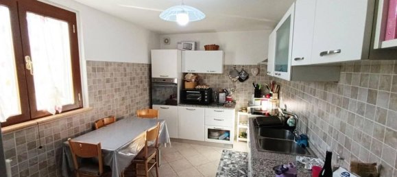 3 rooms Apartment in Parma, Italy No. 37589 5