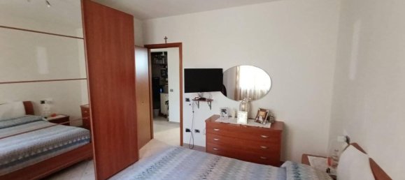 3 rooms Apartment in Parma, Italy No. 37589 14