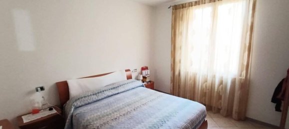 3 rooms Apartment in Parma, Italy No. 37589 12