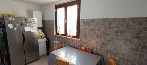 3 rooms Apartment in Parma, Italy No. 37589 7