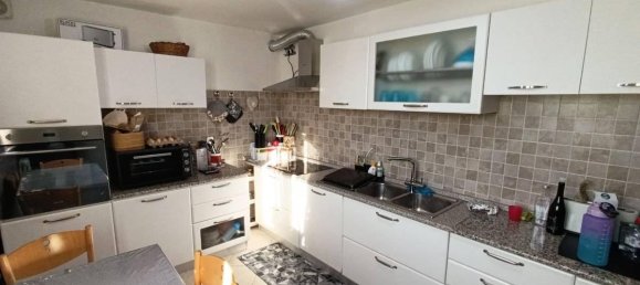 3 rooms Apartment in Parma, Italy No. 37589 6