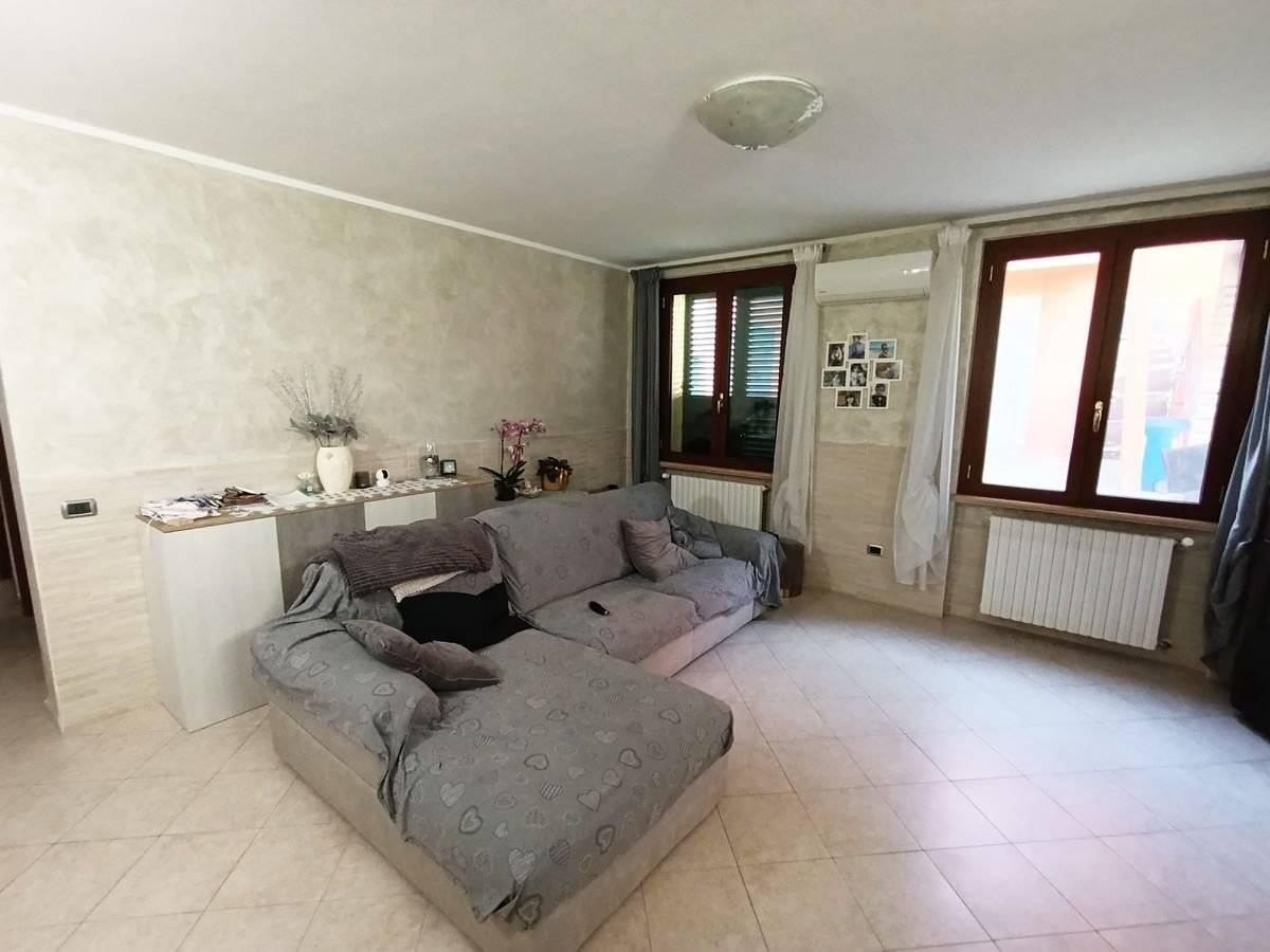3 rooms Apartment in Parma, Italy No. 37589