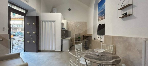 2-salle Appartement à Naples, Italy No. 28333 2