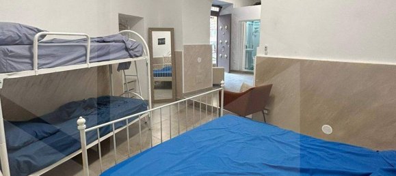 2-salle Appartement à Naples, Italy No. 28333 5