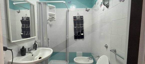 2-salle Appartement à Naples, Italy No. 28333 8