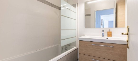 3 bedrooms Apartment in Courbevoie, France No. 176007 13