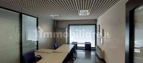 384m² Office in Parma, Italy No. 319512 4