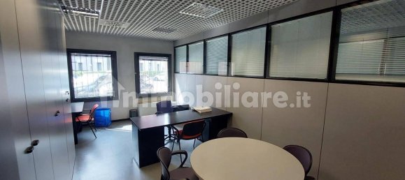 384m² Office in Parma, Italy No. 319512 2