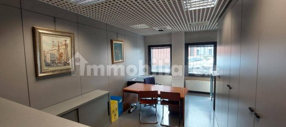 384m² Office in Parma, Italy No. 319512 6