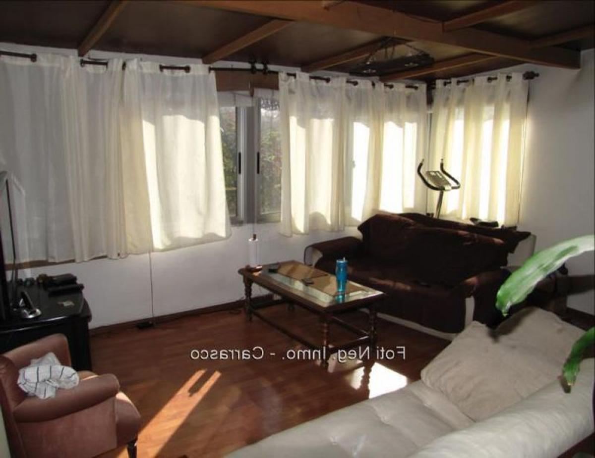 3 bedrooms House in Montevideo, Uruguay No. 3172