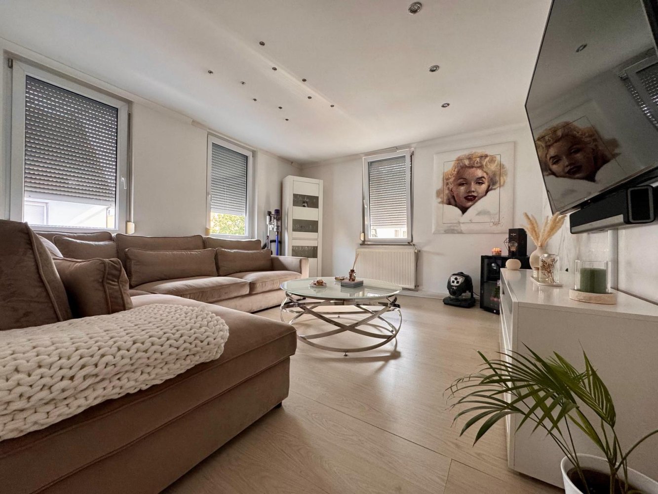 Квартира с 3 комнатами в Штутгарт, Германия № 109578