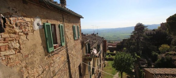 2 bedrooms Apartment in Volterra, Italy No. 261 2