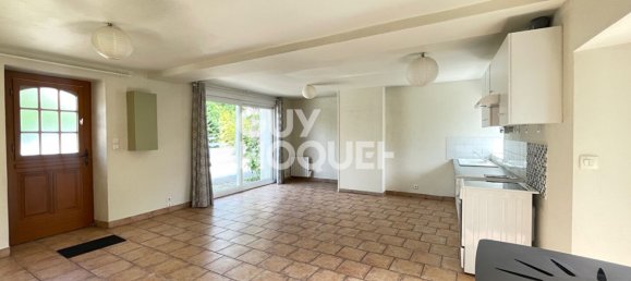 2 bedrooms House in Bourges, France No. 262475 2