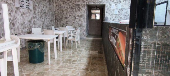 2 rooms Commercial property in Foggia, Italy No. 131986 4