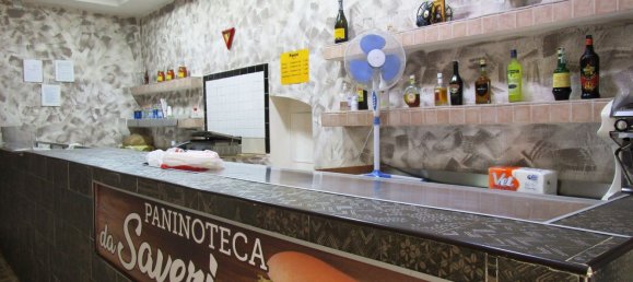 2 rooms Commercial property in Foggia, Italy No. 131986 5