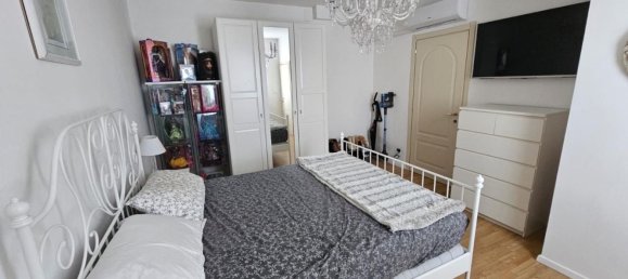 3 rooms Apartment in Livorno, Italy No. 39987 7