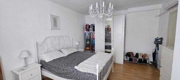 3 rooms Apartment in Livorno, Italy No. 39987 12