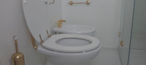 3 rooms Apartment in Livorno, Italy No. 39987 14