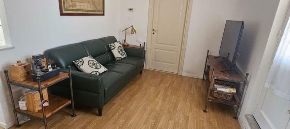 3 rooms Apartment in Livorno, Italy No. 39987 19