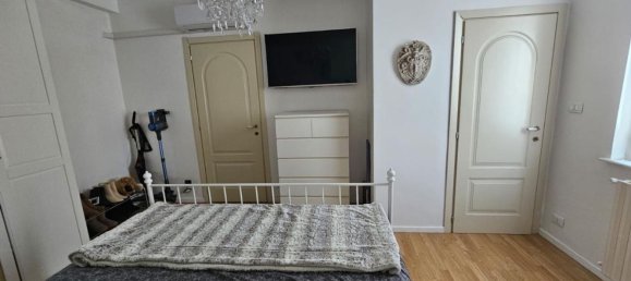 3 rooms Apartment in Livorno, Italy No. 39987 8
