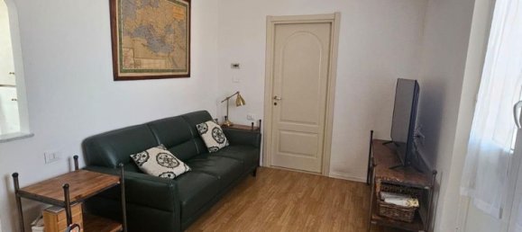 3 rooms Apartment in Livorno, Italy No. 39987 21