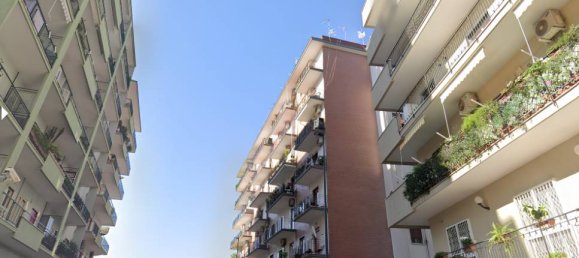 1 room Commercial property in Naples, Italy No. 286992 5