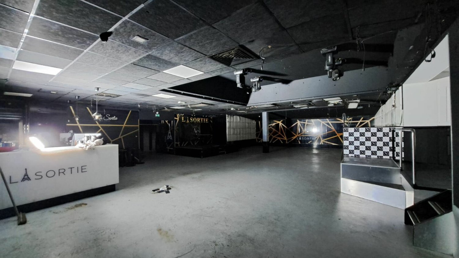 Imóvel comercial em Lassy, France 525 m² N.º 147275