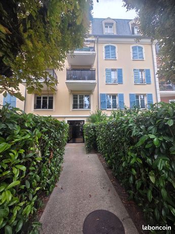 2 bedrooms Apartment in Tremblay-en-France, France No. 358525