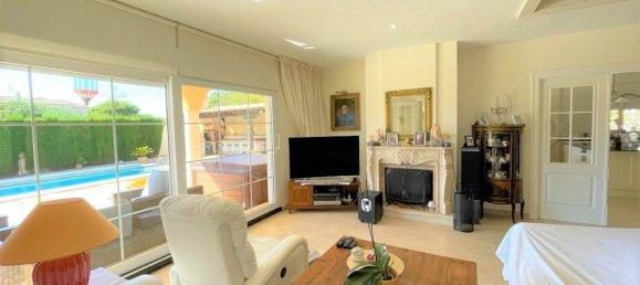 4 bedrooms Villa in Playa Flamenca II, Spain No. 1056 3