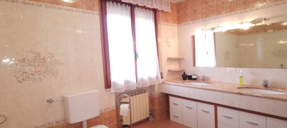 Villa de 3 dormitorios en Pordenone, Italy No. 274664 17