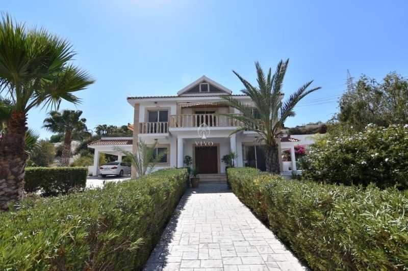 5 bedrooms Villa in Pyrgos, Cyprus No. 19123