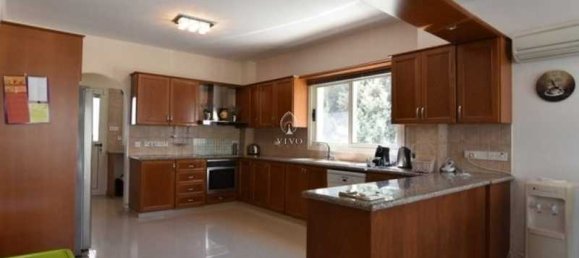 5 bedrooms Villa in Pyrgos, Cyprus No. 19123 4